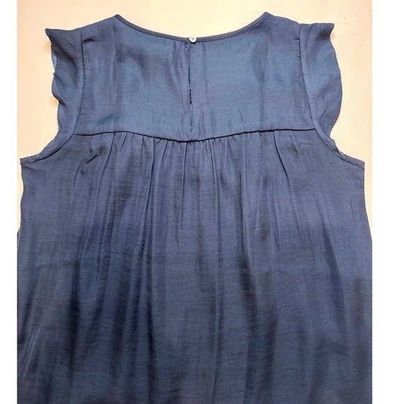 LOFT Blouse Women XS Navy Blue Excellent Flutter Sleeve Pleated Boho Top - Picture 7 of 7